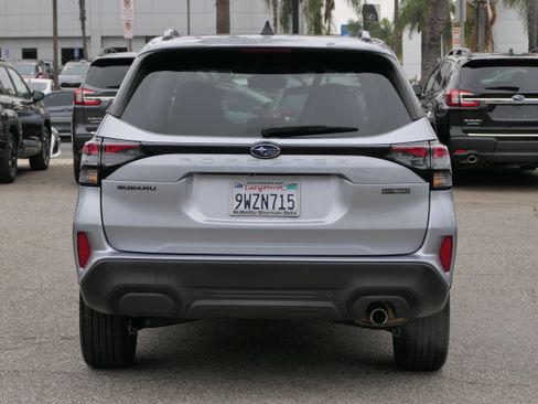 Certified 2025 Subaru Forester Touring AWD/4WD image 4