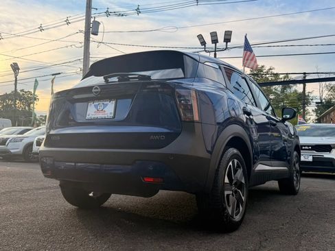 Used 2025 Nissan Kicks SV AWD/4WD image 9