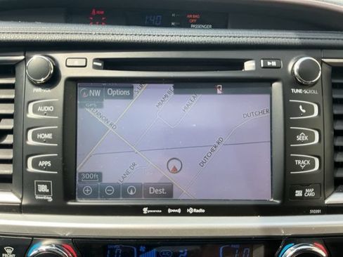 Used 2019 Toyota Highlander Limited Platinum AWD/4WD image 23