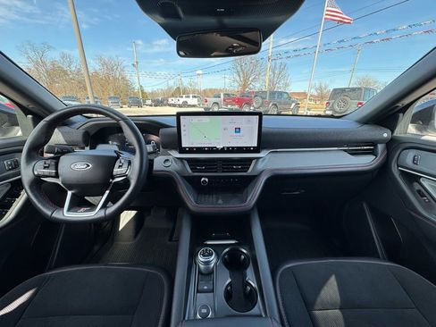 Used 2025 Ford Explorer ST image 19