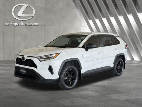 Used 2023 Toyota RAV4 LE FWD image 3