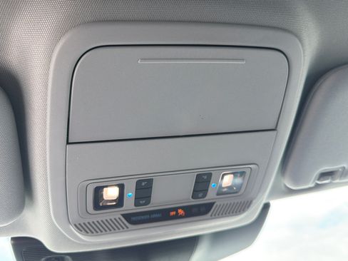 Used 2023 Ford Explorer XLT w/ Equipment Group 202A RWD image 34