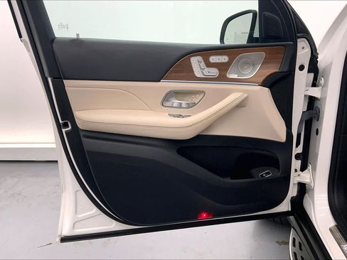 Certified 2021 Mercedes-Benz GLS 450 4MATIC image 19