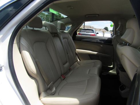Used 2017 Lincoln MKZ Premiere FWD image 21