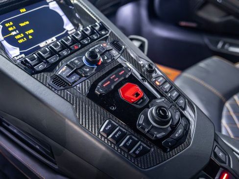 Used 2018 Lamborghini Aventador S AWD/4WD image 15