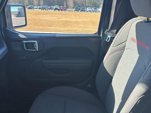 New 2025 Jeep Gladiator Rubicon image 22