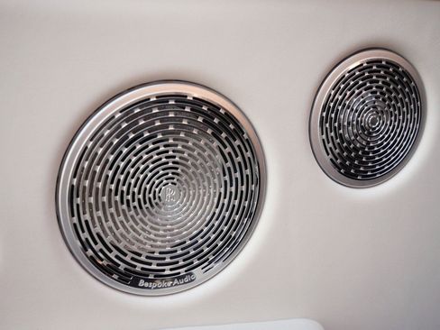 Certified 2023 Rolls-Royce Cullinan w/ Cullinan Package image 24