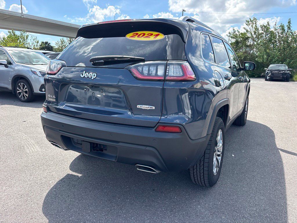 Used 2021 Jeep Cherokee Latitude Lux w/ Sun & Sound Group AWD/4WD image 3