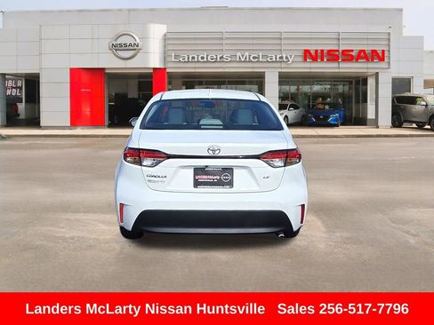 Used 2023 Toyota Corolla LE image 5