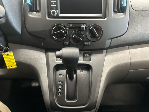 Used 2020 Nissan NV200 SV image 17