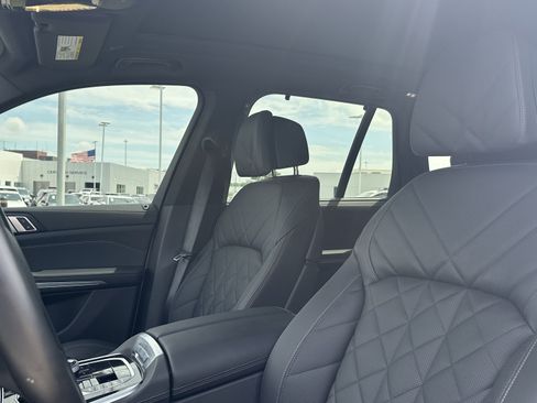 Certified 2025 BMW X5 M60i AWD/4WD image 18