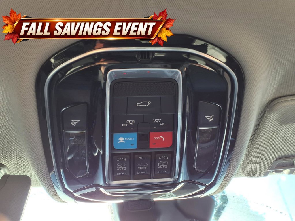 Used 2022 Jeep Grand Cherokee Summit AWD/4WD image 26