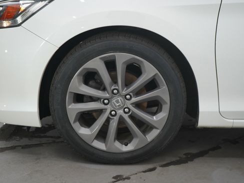 Used 2014 Honda Accord Sport image 27
