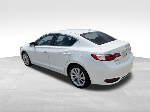 Used 2018 Acura ILX FWD image 3