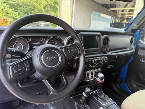 Used 2023 Jeep Wrangler Sport AWD/4WD image 11