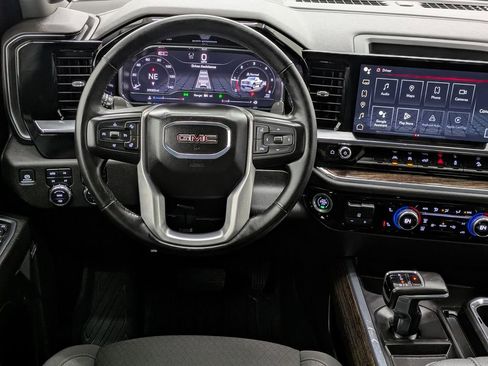 Used 2024 GMC Sierra 1500 Elevation w/ Preferred Package AWD/4WD image 6