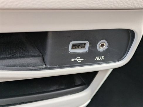 Used 2019 Chrysler Pacifica LX w/ Tire & Wheel Group image 24