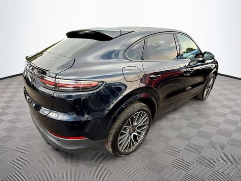 Used 2022 Porsche Cayenne Platinum Edition image 8