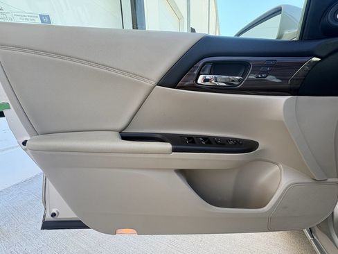 Used 2017 Honda Accord EX-L image 23