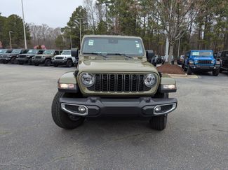 Certified 2025 Jeep Gladiator Sport video 2