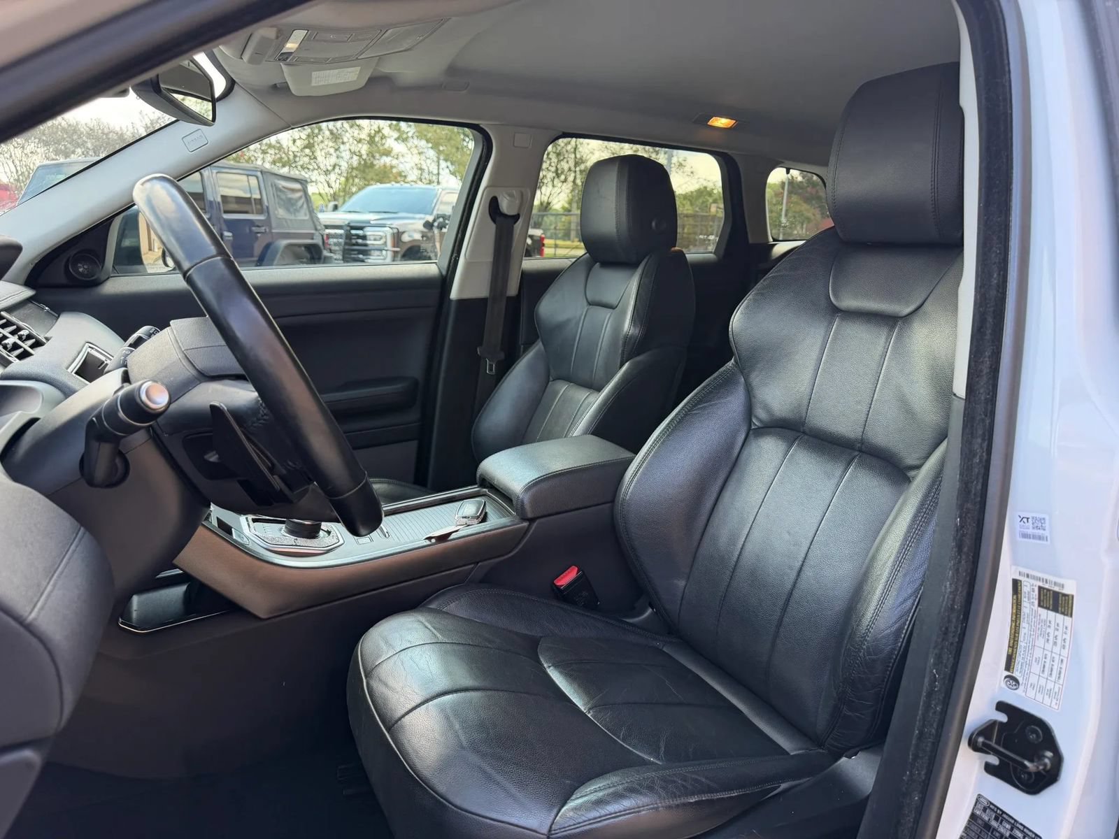 Used 2018 Land Rover Range Rover Evoque SE AWD/4WD image 10
