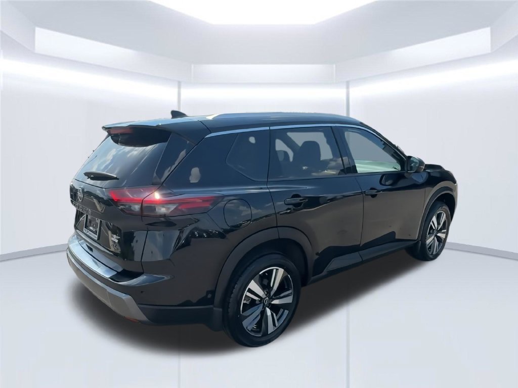 Used 2025 Nissan Rogue SL FWD image 11