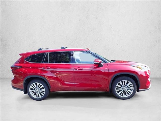 Certified 2026 Toyota Highlander Platinum AWD/4WD image 5