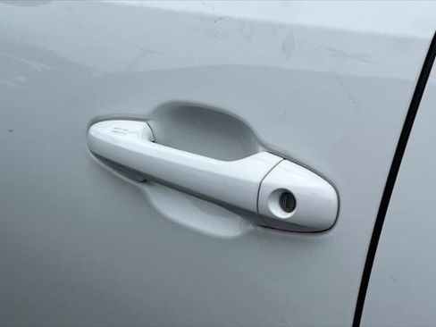 Certified 2023 Toyota Tacoma TRD Off-Road image 18