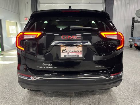 Certified 2024 GMC Terrain SLT w/ Tech Package image 4