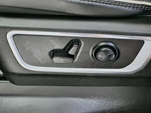 Used 2023 RAM 1500 Laramie AWD/4WD image 22