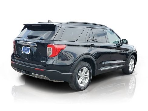 Certified 2024 Ford Explorer XLT w/ Equipment Group 202A AWD/4WD image 4