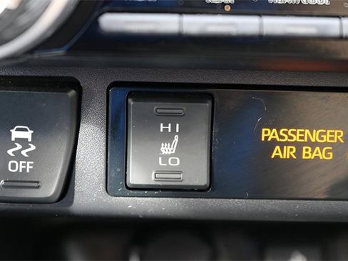 Used 2021 Toyota RAV4 XLE w/ Convenience Package image 25