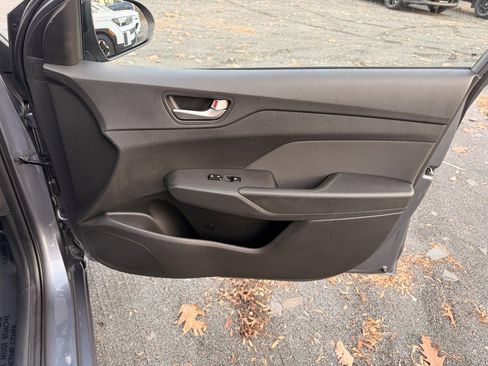 Used 2019 Hyundai Accent SE image 15