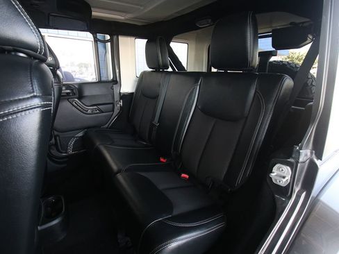 Used 2018 Jeep Wrangler Unlimited Sport image 11