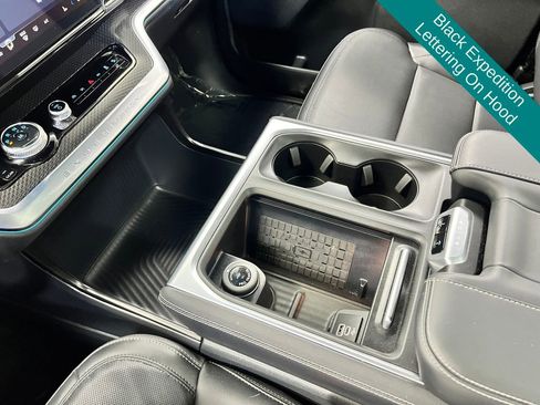 Used 2025 Ford Expedition Platinum w/ Stealth Appearance Package AWD/4WD image 12
