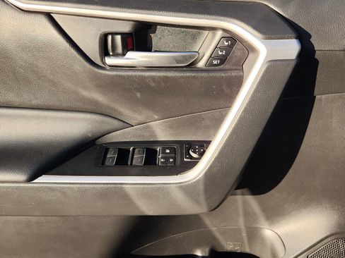 Used 2023 Toyota RAV4 XLE Premium image 26