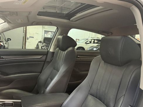 Used 2018 Honda Accord Touring image 28