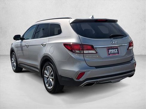 Used 2017 Hyundai Santa Fe SE FWD image 8