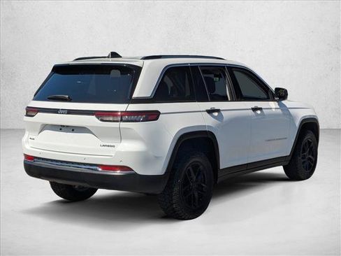 Used 2023 Jeep Grand Cherokee Laredo w/ Luxury Tech Group I AWD/4WD image 5