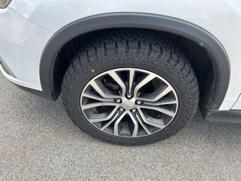 Used 2019 Mitsubishi Outlander Sport SE FWD image 9