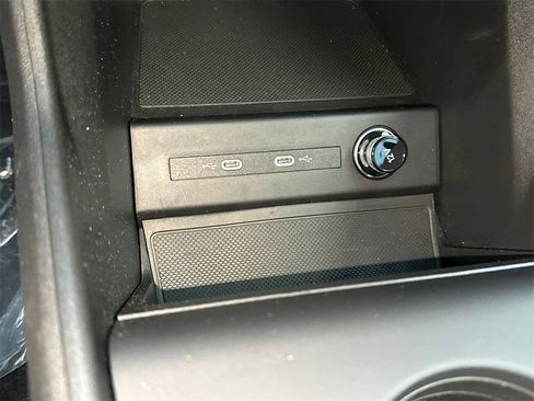 Used 2022 Audi Q4 e-tron Premium Plus w/ Premium Plus image 24