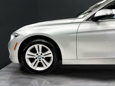 Used 2018 BMW 330i xDrive Wagon image 12