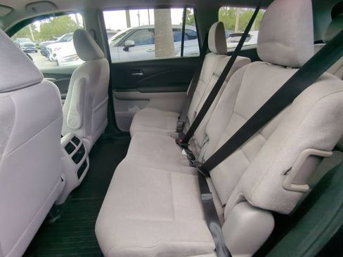 Used 2019 Honda Pilot LX image 16