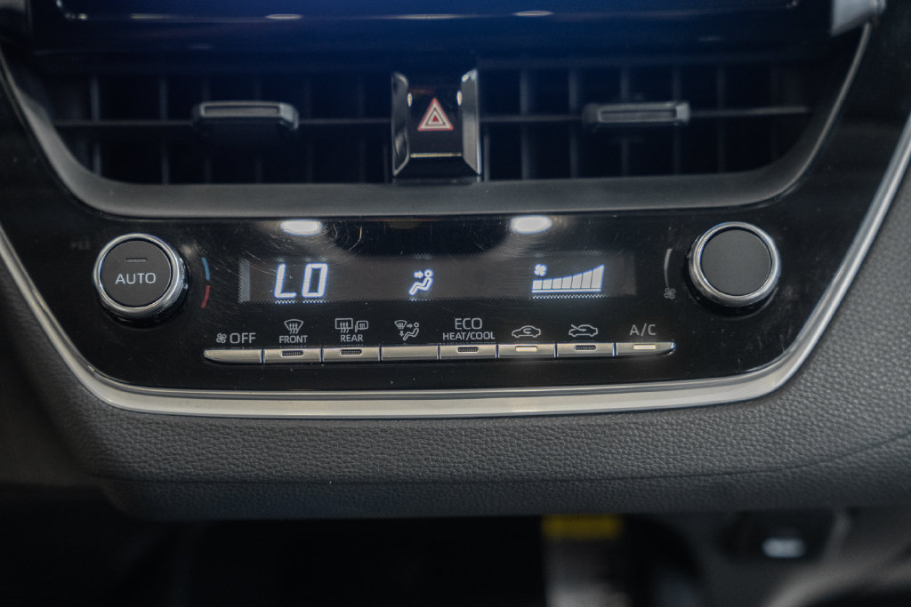 Used 2026 Toyota Corolla LE w/ LE Premium Package FWD image 20