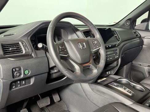 Used 2022 Honda Passport TrailSport image 3