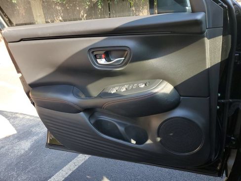 Certified 2025 Honda HR-V Sport image 31