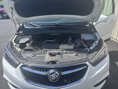 Used 2021 Buick Encore Preferred AWD/4WD image 12
