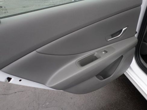 Used 2024 Hyundai Elantra SEL image 32