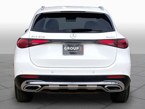 Used 2025 Mercedes-Benz GLC 300 4MATIC image 5