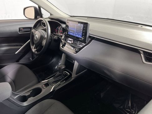Used 2022 Toyota Corolla Cross LE AWD/4WD image 26